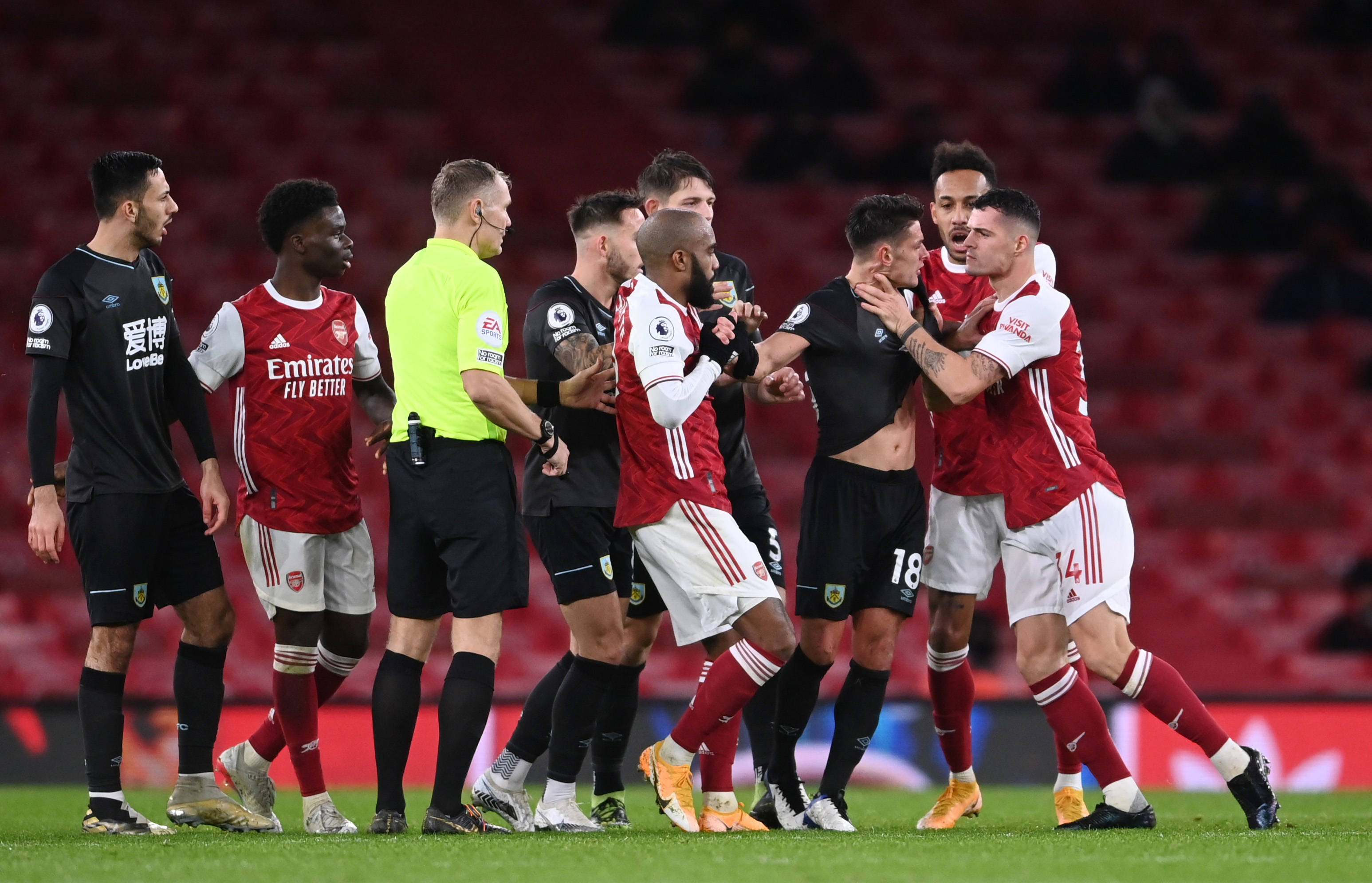 不仅呈现出 不仅呈现出